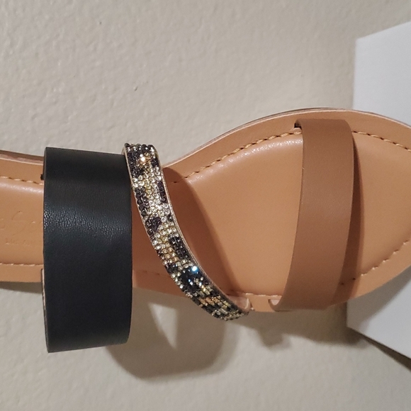 Shoes - Picture 2 of 3